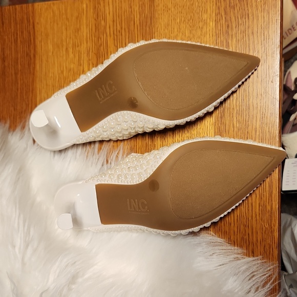 INC International Concepts Pumps - Picture 5 of 7